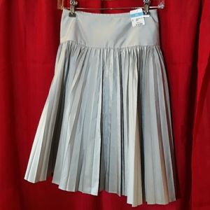 NWT J McLaughlin Size 2 Taffeta Ball Pleated Skirt
